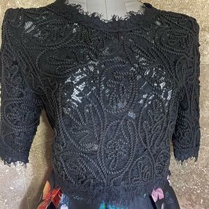 Stylish Black Lace Crop Top With Short Sleeves
